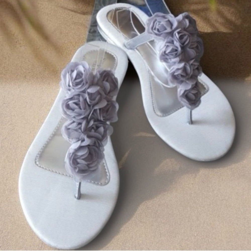 VERA WANG GREY FABRIC ROSE SANDAL